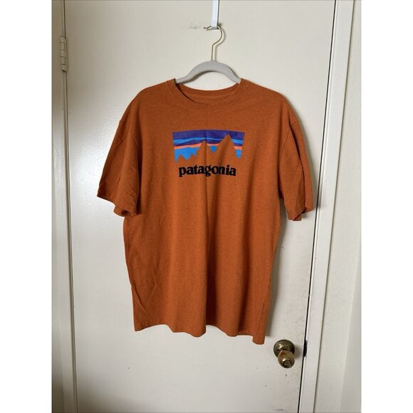 Patagonia Shirt Mens Large Shop Sticker Responsibili-Tee Short Sleeve - Picture 1 of 16